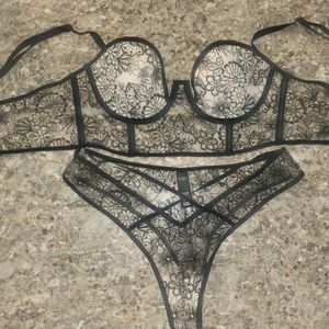 Victorias Secret set Bra w/Thong
